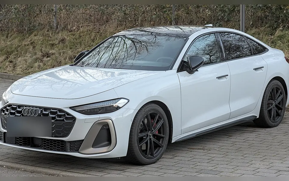 Audi A5 (B10), fotografía real de esta generación