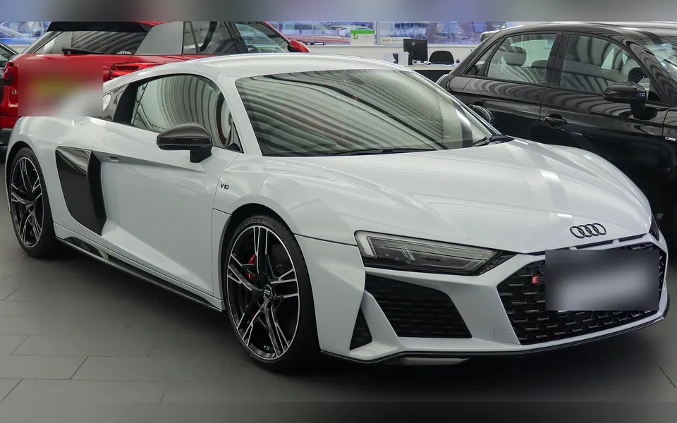 Audi R8 (4S), real photo of this generation