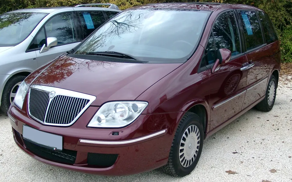 Lancia Phedra, fotografie reală a acestei generații