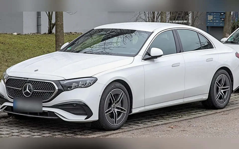 Mercedes-Benz Clase E (W214), real photo of this generation
