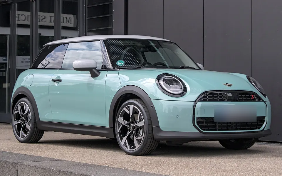 MINI MINI Cooper (F66/J01), fotografía real de esta generación