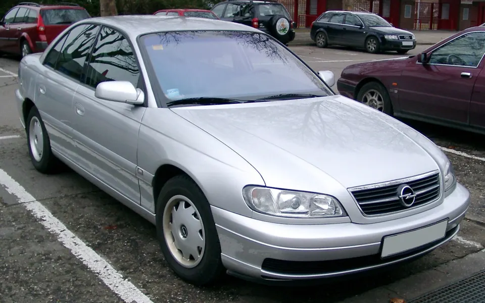 Opel Omega B, fotografía real de esta generación