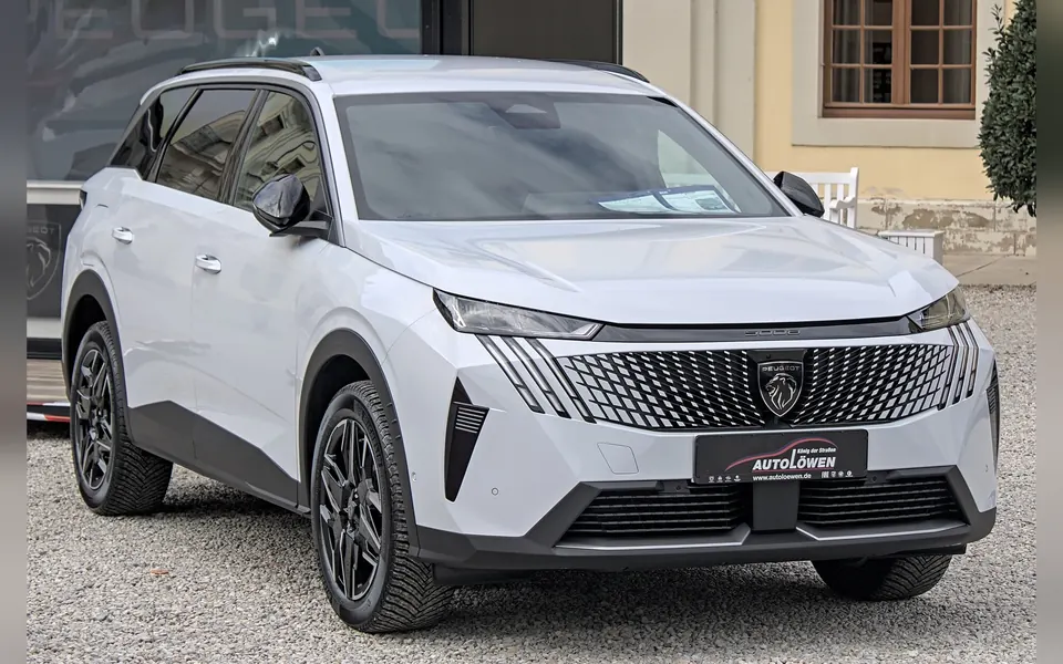 Peugeot 5008 (III), real photo of this generation