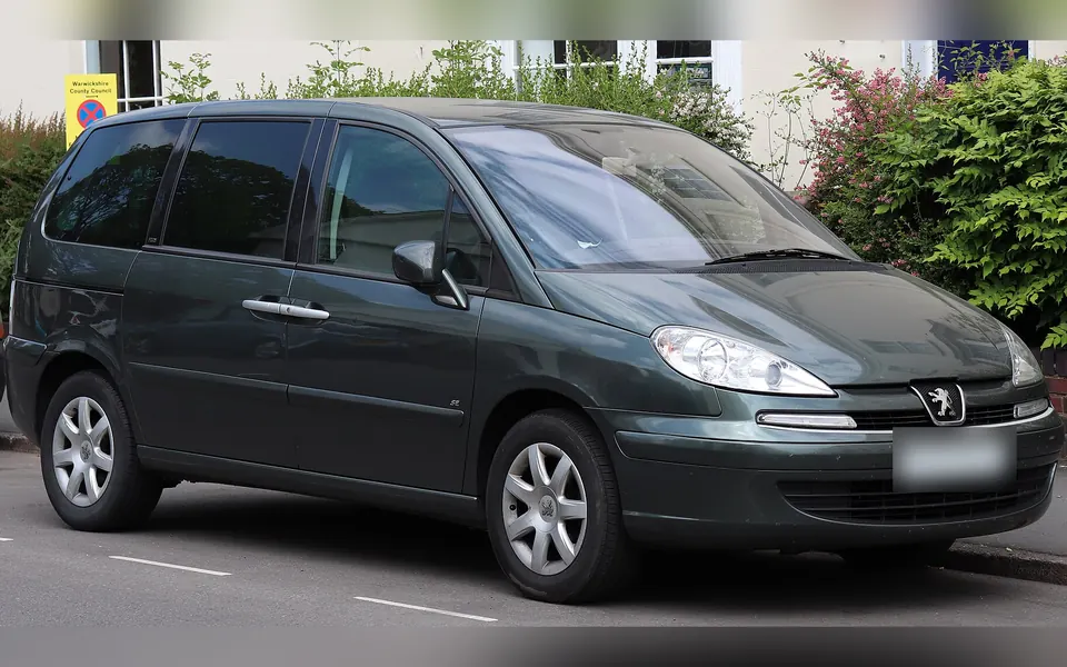 Peugeot 807, fotografía real de esta generación