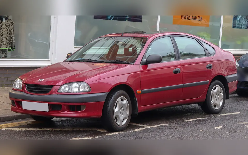 Toyota Avensis (I), fotografía real de esta generación