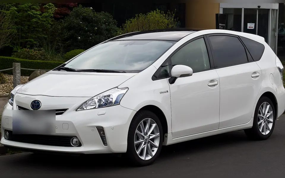 Toyota Prius+, real photo of this generation