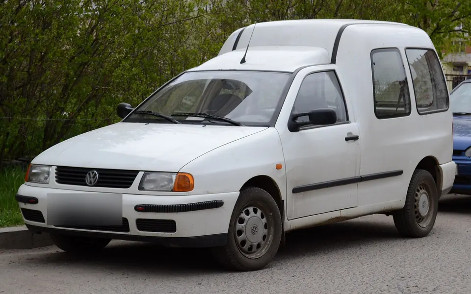 Volkswagen Caddy II (9K), fotografía real de esta generación