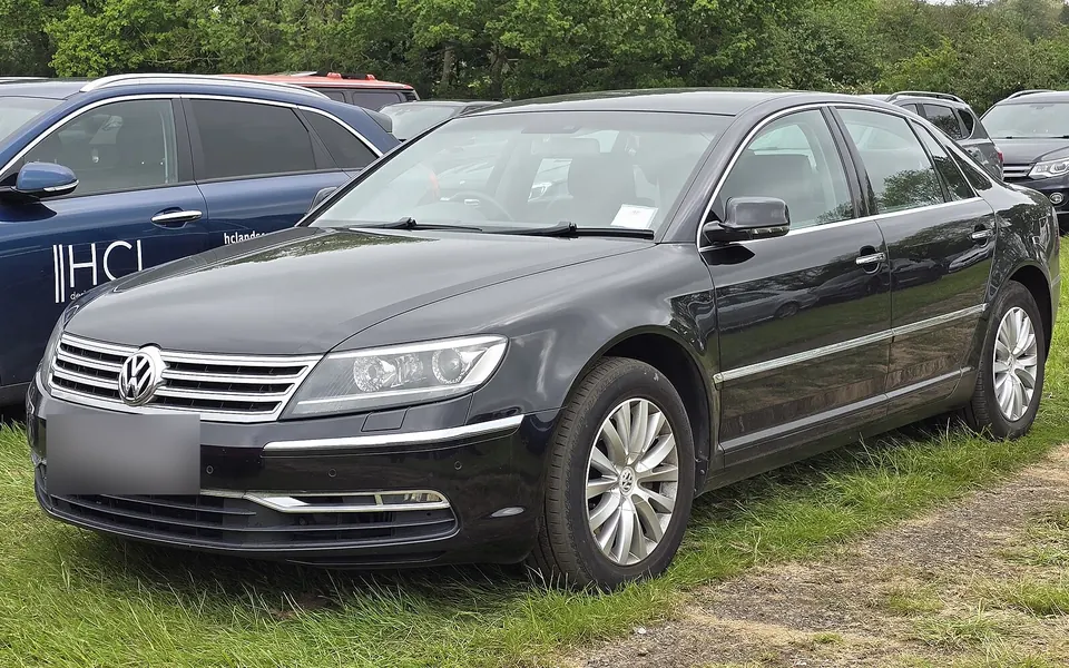 Volkswagen Phaeton, fotografie reală a acestei generații